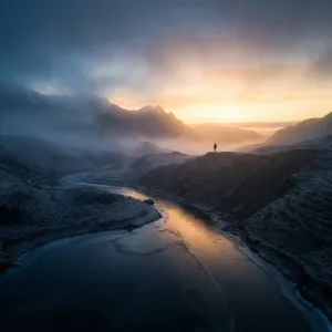 Quote by William Shakespeare: The morning steals upon the night, melting the darkness.